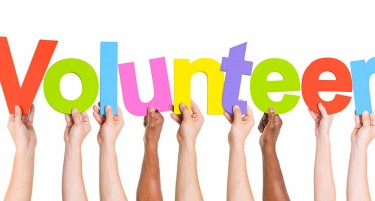 ВОЛОНТИРААТ СО ГОДИНИ:  Дали волонтирањето е чекор до вработување?