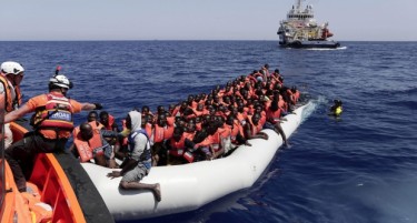 Либиската крајбрежна стража нападна мигранти