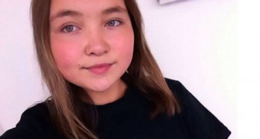 Фатален тренд: Девојче од Русија загина правејќи селфи на раб на зграда