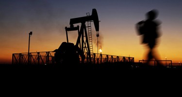 РУСИЈА И САУДИСКА АРАБИЈА СЕ ДОГОВОРИЈА - Цената на нафтата ќе се стабилизира