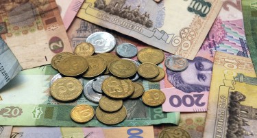 Украинските политичари не им веруваат на банките, каде чуваат пари?