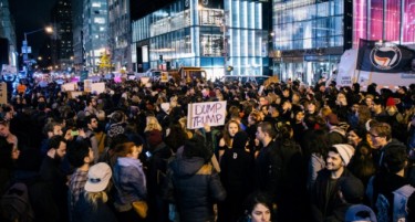 ФОТО+ВИДЕО: Масовни протести по победата на Трамп