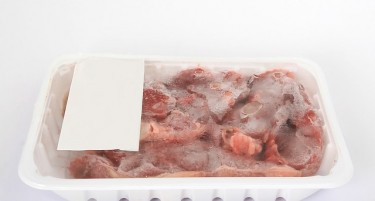 Месо замрзнато од пред 34 години стигна во Бар - каде ќе заврши?