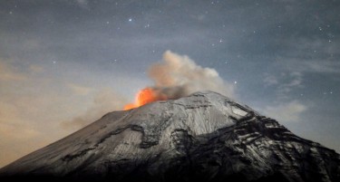 Видео: Еруптираше мексиканскиот вулкан Попокатепетл