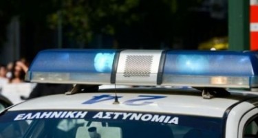 Kуфер со 149 рачни бомби најден во Атина