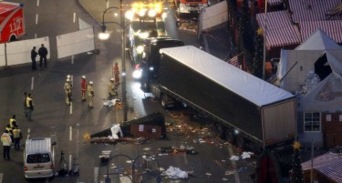 (ВИДЕО) СВЕТОТ НА РАБ НА ХАОС: Возачот на камион кој згази 12 лица е бегалец кој поминал преку Балканот!