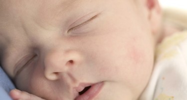 Машко е првото бебе родено во Скопје