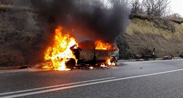 Автомобил се запали во движење кај Страцин