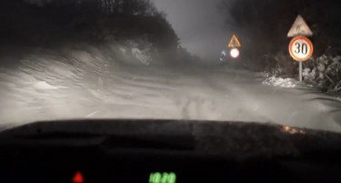 (ВИДЕО) ХРАБРИ МОМЦИ: Спасувачи од Црвен крст ноќеска успешно спасија пет завеани малолетници на Водно