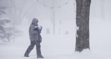 СЕ МНОЖАТ ЖРТВИТЕ НА СМРЗНУВАЊЕ: Тројца починати од студ во земјава!