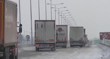 СТОП КАЈ ЕВЗОНИ: 10 часа Грција не пушта товарни возила-блокирани над 70 камиони