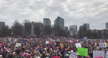 Стoтици илјади луѓе на протести против Трамп