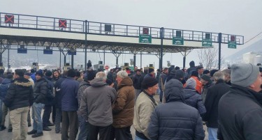 (ФОТО) Југохромци на протест, бараат власта да има слух за нивните барања