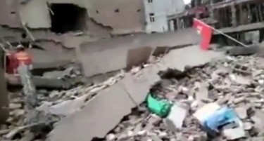 (ВИДЕО) ТРАГЕДИЈА ВО КИНА: Се урнаа згради и затрупаа луѓе