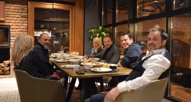 Владо Георгиев и Тони Цетински на вечера полна со деликатеси