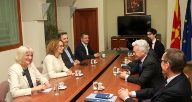 Шеќеринска - Данкан: Се отвораат светли перспективи за Македонија и за граѓаните