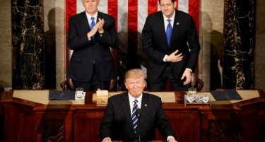 (ВИДЕО) ДОЈДОВ, ВИДОВ, ПОБЕДИВ: Трамп прв пат пред Конгресот, дочекан со овации!
