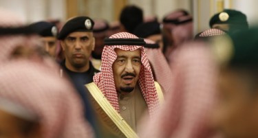 (ФОТО) ШТО СЕ НОСИ: Саудискиот крал патува со 459 тони багаж