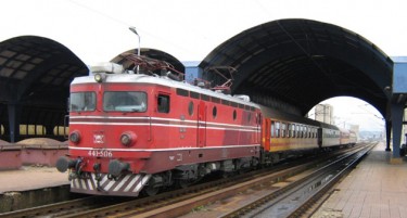 СТАТИСТИКА: Помалку патници во возовите, повеќе во авионите