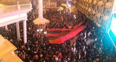 ВМРО ДПМНЕ не се откажува од понудата-му даваат подршка на Заев само да ја отфрли платформата