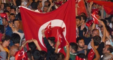 Турција и се закани на Холандија со „силен одговор и одмазда“
