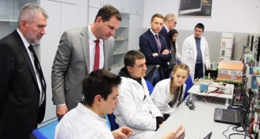 Проект на ЕВН „20-20-20“ – Повеќе пракса за стручни кадри со имплементација на дуална настава во средното образование