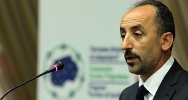 Бејта: Предлогот за двојазични униформи дојде од ВМРО-ДПМНЕ