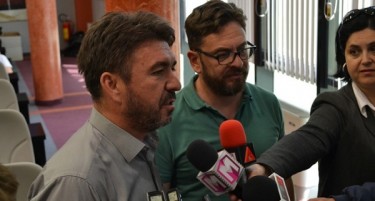 Нема санкции за прилепскиот директор кој агитираше меѓу средношколците