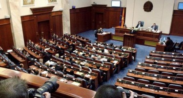 СДСМ тврди ВМРО-ДПМНЕ го „кочи“ Собранието, а  тие бараат да се откажат од Тиранската платформа