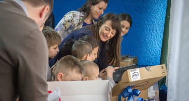 ИТД Дистрибуција им подари Dell лаптопи на дечињата од домот 11 Октомври