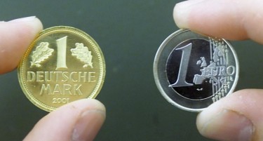 15 милијарди евра неразменети стари валути се скриени под душеци во еврозоната