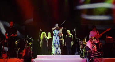 (ГАЛЕРИЈА) Популарна виолинистка Ванеса Меј  настапи во Скопје