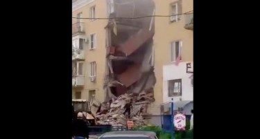 (ВИДЕО) ЕКСПЛОЗИЈА НА ГАС ВО РУСИЈА: Зградата пукна на пола, има и мртви