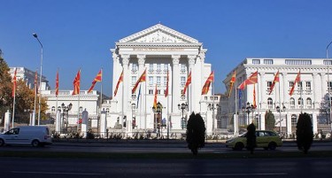 Реформската влада наследува празна државна каса, „сваровски“ судство и партизирана администрација