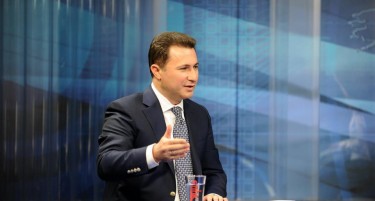 Груевски смета дека телевизиите ја „галат“ новата власт, а 11 години него го „масакрираа“