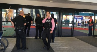 Полицаец прободен со нож на аеродромот во Мичиген, патниците евакуирани