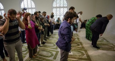 БЕРЛИН ДОБИ ЛИБЕРАЛНА ЏАМИЈА: Муслиманите реагираат дека ова може да го уништи исламот
