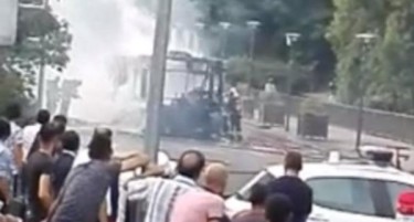 (ВИДЕО) ДРАМА ВО ПАРИЗ: Експлодираше автобус