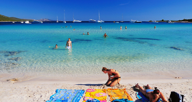 (ФОТО) Хрватски Хаваи: Знаевте ли дека во соседството имаме рајска плажа?