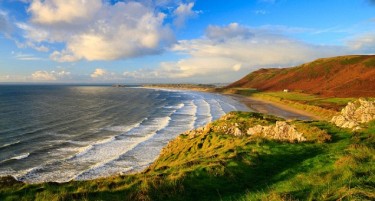 Звучи неверојатно, но оваа мала велшка плажа е најдобра во Европа