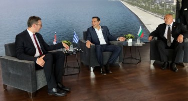Се здружија Вучиќ, Борисов и Ципрас - Македонија да го реши името
