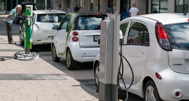 АГРЕСИВНА ПРОГНОЗА: До 2035 година Европејците ќе купуваат само електрични автомобили