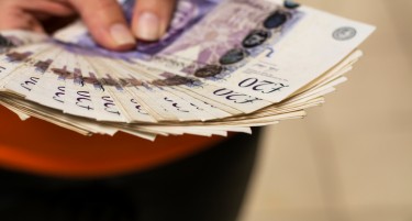 ИМААТ ПОВЕЌЕ РАБОТНИЦИ: Платите ќе им пораснат за само 1%