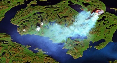 (ФОТО+ВИДЕО) ГОРИ ЗЕМЈАТА: Веќе две недели пожар беснее на Гренланд