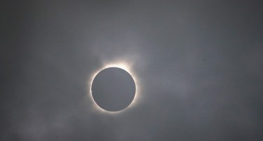 (ФОТО) Сончевото затемнување ги чинеше американските работодавци 700 милиони долари