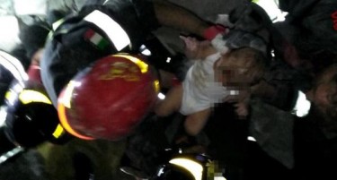 (ВИДЕО) ЧУДО ВО ИТАЛИЈА: Спасено бебе од 7 месеци од под урнатините