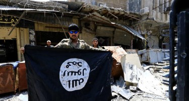 (ВИДЕО) ПЛАНИРАЛЕ ДОЛГИ НАПАДИ: Што пронајдоа силите на Асад во уништените бази на џихадистите од ИСИС