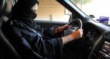Последната држава каде беше забрането дозволи: Саудијките може да возат, а што се им е забрането на жените во таа земја?