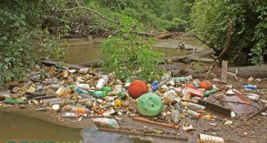 Слики од ѓубришта ја откриваат нашата негрижа за природата