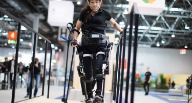 Надеж за параплегичари: Повторно ќе може да одат со роботско одело